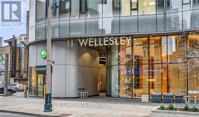 Building Photo - 11-6011 Wellesley St W