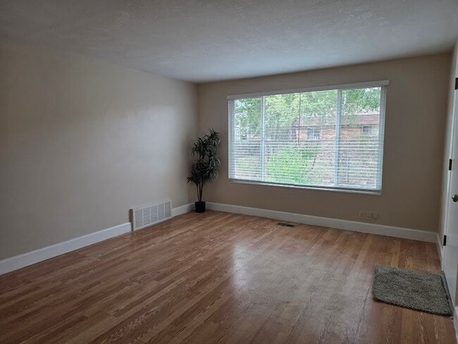 Photo - 3760 RedMaple Rd E (Millcreek, UT) Apartment