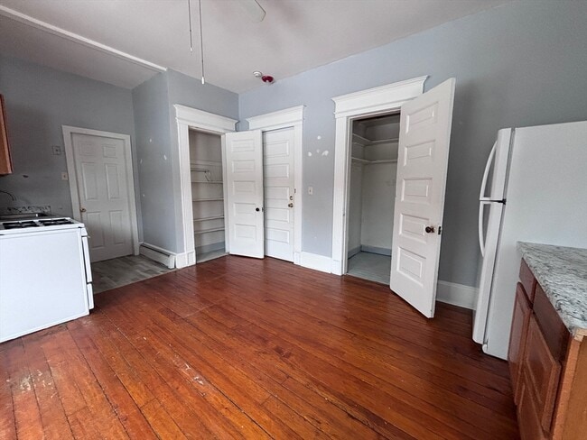 Building Photo - 495 Appleton St