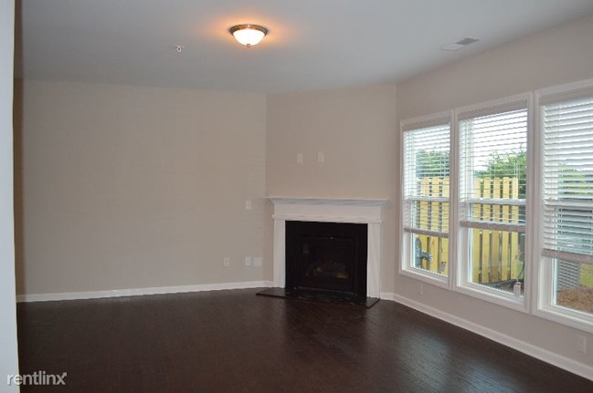 Building Photo - 3 br, 2.5 bath Townhome - 1219 Fischer Trace