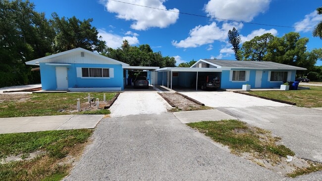Building Photo - 2252 Maple Ave