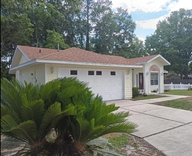 Building Photo - Beautiful 3BR/2BA home in Rainbows End in ...