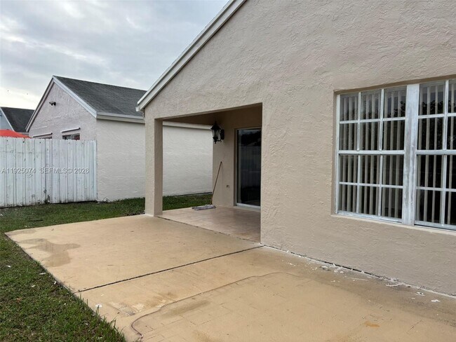 Foto del edificio - 7331 SW 149th Ct