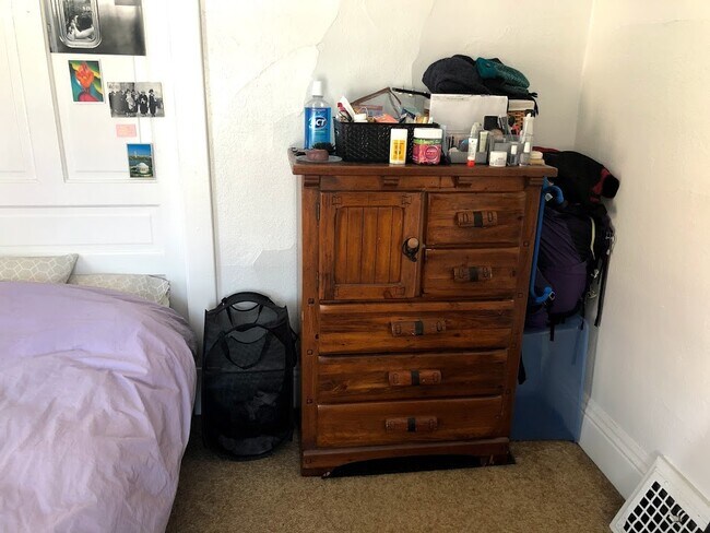 Building Photo - 717 S Main St