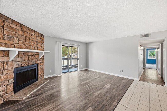 Foto del edificio - 3 Bedroom 2 Bathroom Updated Unit in Robinwood W/Move in Special!
