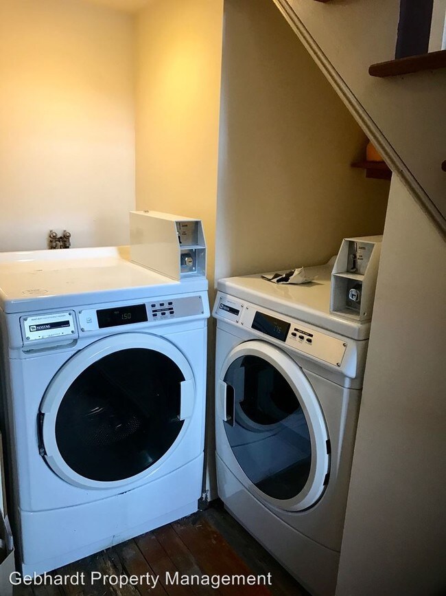 Building Photo - 12 May St