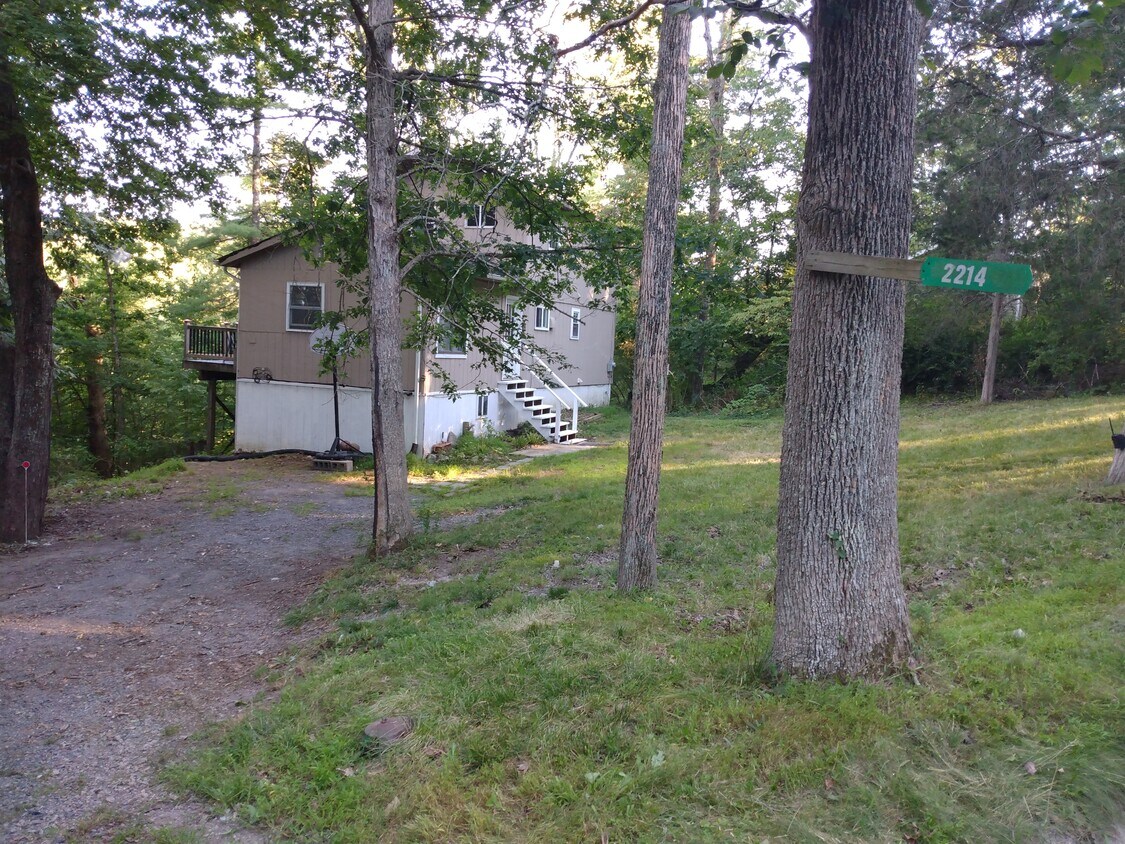 Primary Photo - 2214 June Rd