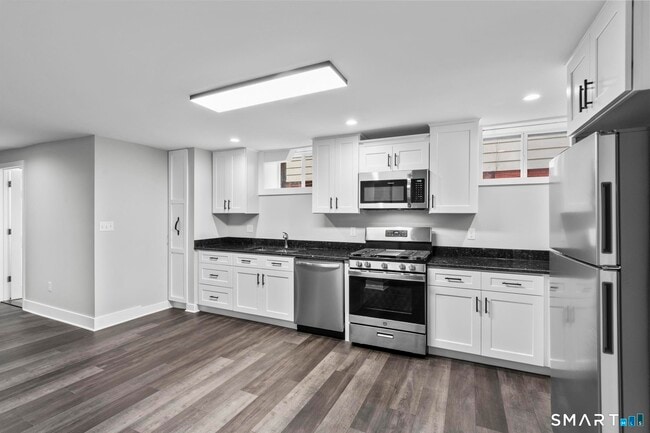 Foto del edificio - 548 Ferry St