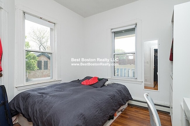 Building Photo - 220 Prospect St