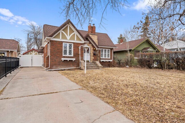 Foto del edificio - Storybook Home, 4-Bedroom, 2-Bathroom
