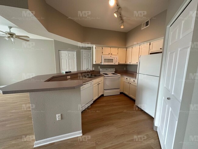 Building Photo - 4545 Wheaton Dr