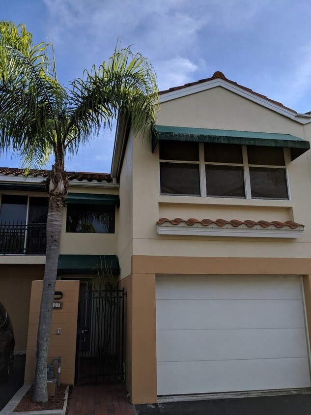 Foto principal - 827 Padua Lane