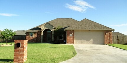 Building Photo - 1207 Brandi Dr