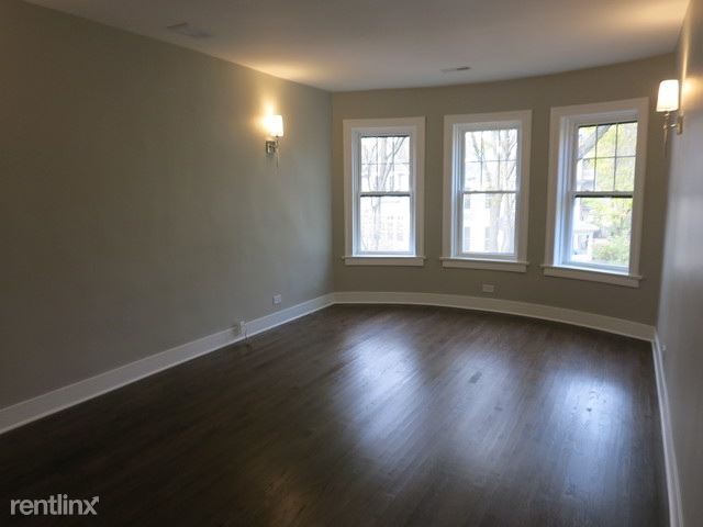 Foto del edificio - 1451 W Warner Ave