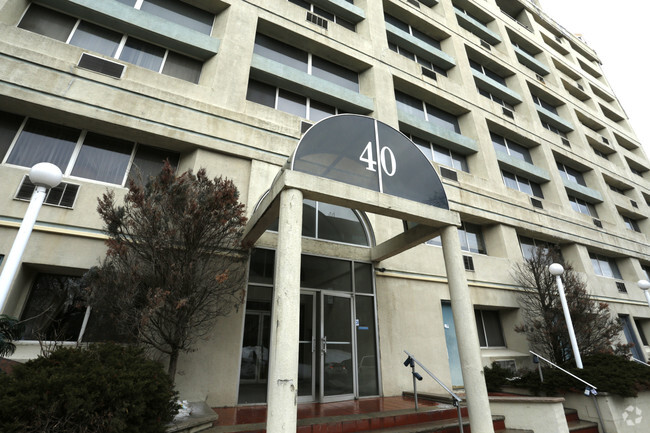 Building Photo - Crows Nest Condominium