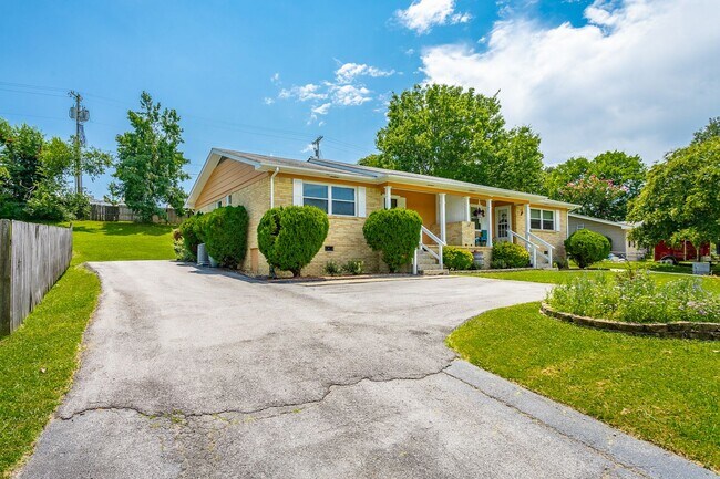 Foto del edificio - Newly Available! 2 Bedroom 1 Bathroom in the Heart of Hixson!