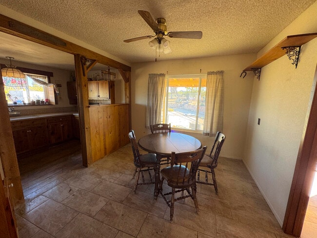 Foto del edificio - 57220 Spencer Rd