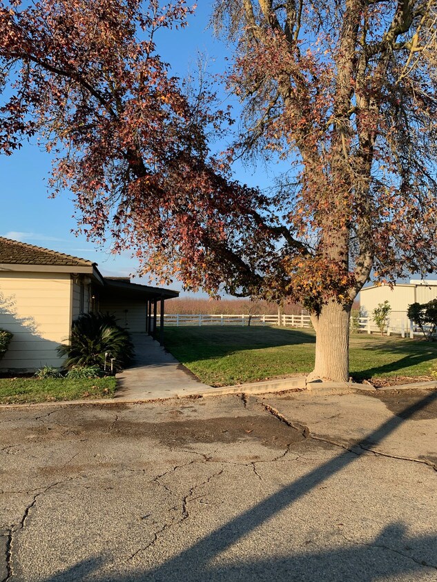 Primary Photo - 2815 S Rolinda Ave