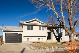 Building Photo - 5205-5254 54 Ave