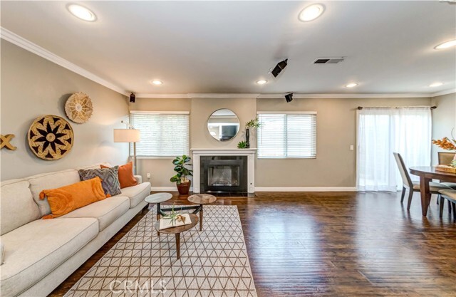 Building Photo - 5481 Villa Way