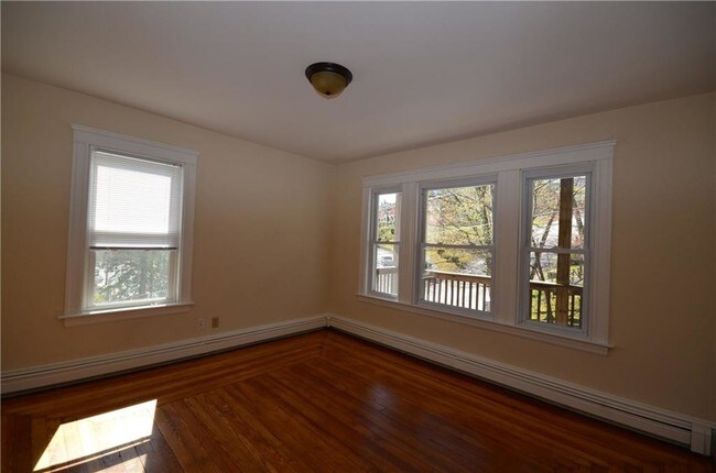 Building Photo - 818 Bernon St