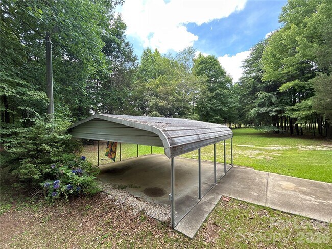 Foto del edificio - 2039 Vista Rd