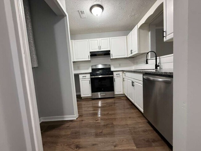 Foto del edificio - 6992 Flagstone Dr