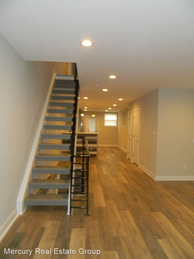 Foto del edificio - 4 br, 2.5 bath House - 1334 W Shunk St