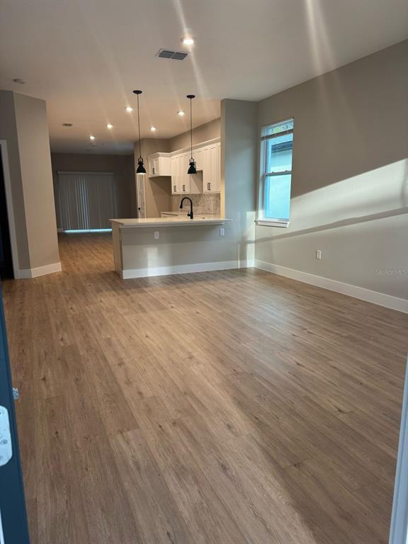 Building Photo - 317 Mandrake St