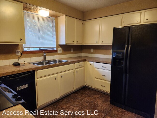 Foto del edificio - 3 br, 2 bath House - 2940 West Maplewood Ave