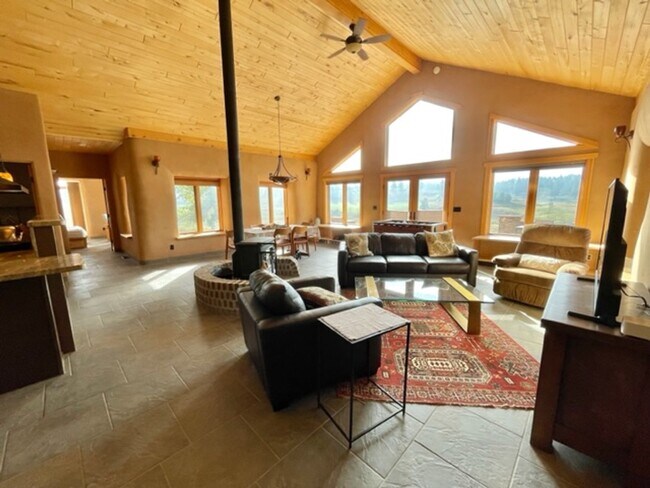 Foto del edificio - 173 Cross Creek Pl