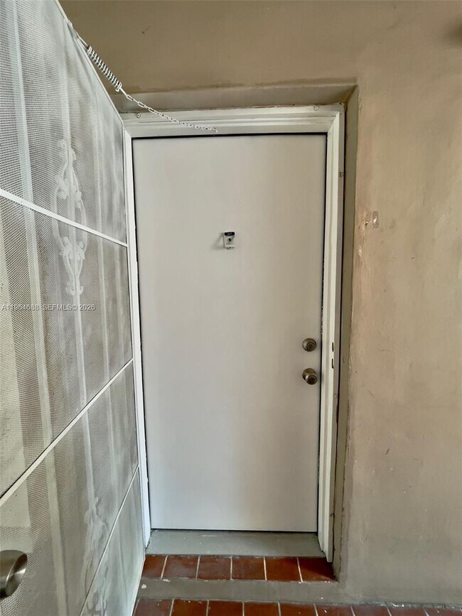 Foto del edificio - 200 W Park Dr