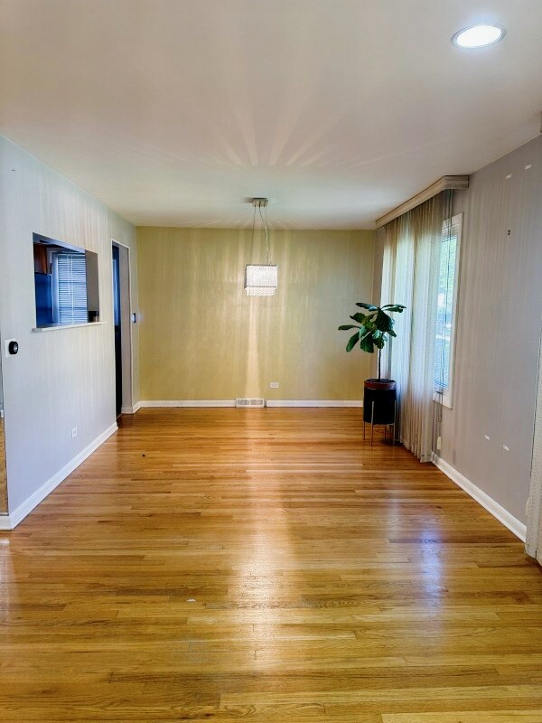 Foto del edificio - 9320 Lavergne Ave