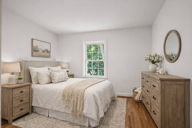 Building Photo - 1640 W Northwest Blvd