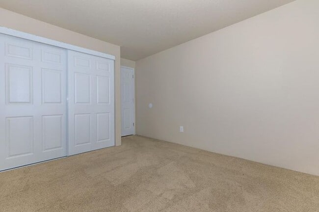 Interior Photo - Brightwaters at Redhawk