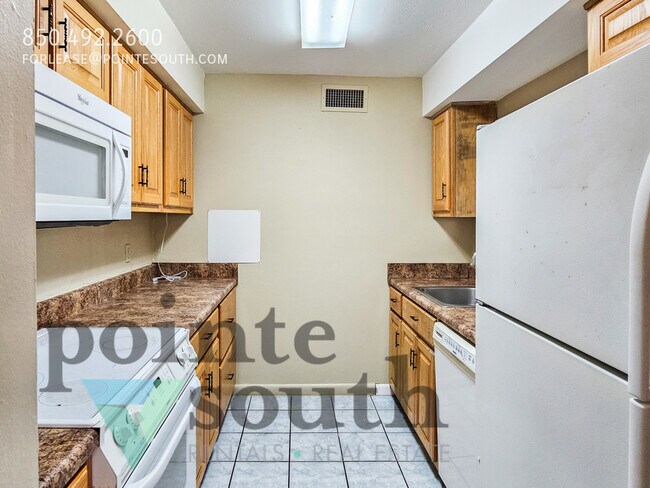 Foto del edificio - 2BD/2BA Condo in Central Pensacola