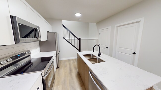 Building Photo - 10201-10126 126 Ave