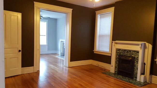 Building Photo - 2814 Saint Vincent Ave
