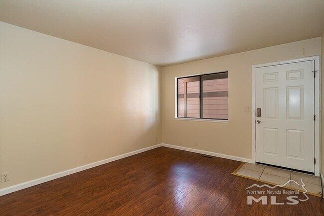 Building Photo - 1411 Selmi Dr