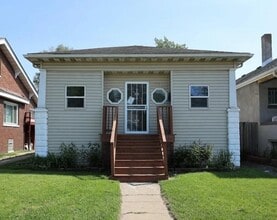Building Photo - 1008 Drackert St