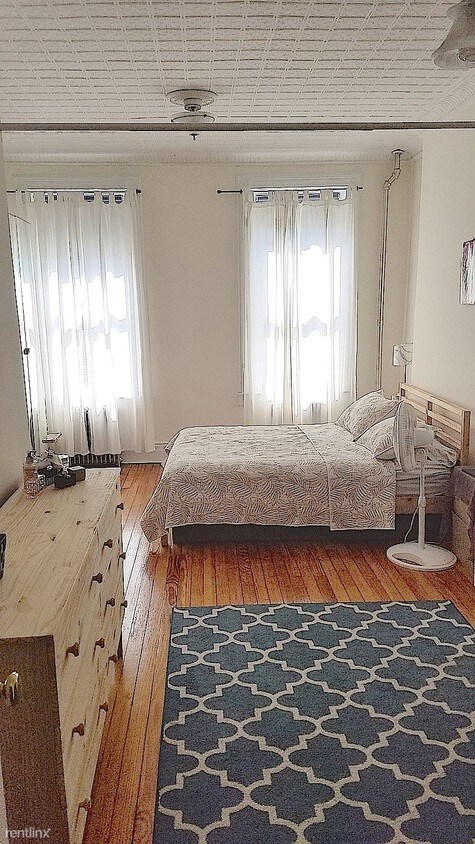 2 br, 1 bath - 3050 23rd St 3L - 2 br, 1 bath  - 3050 23rd St 3L