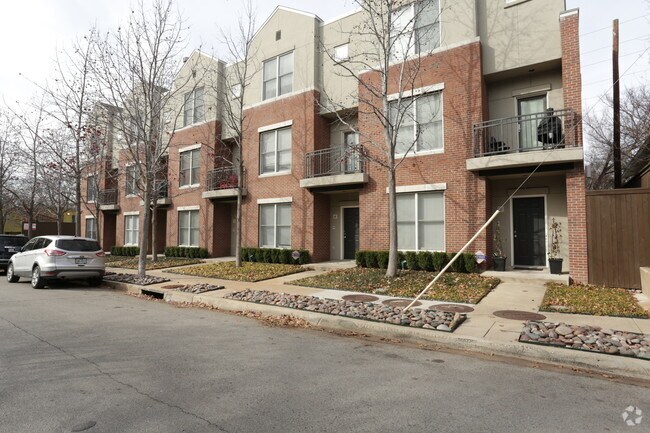 Foto principal - 4223 Buena Vista St