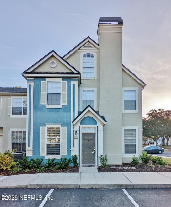 Building Photo - 13700 Richmond Park Dr N