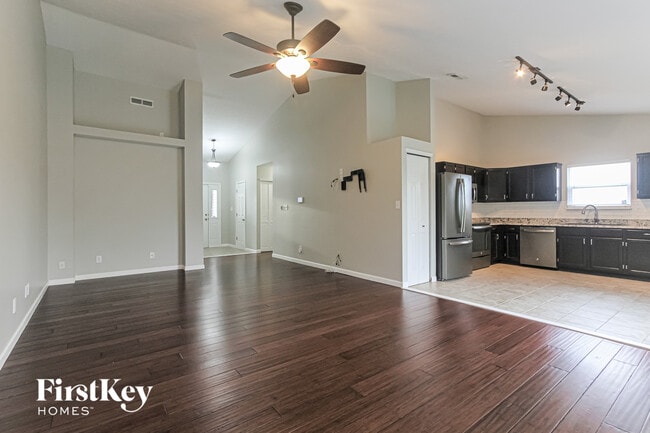 Foto del edificio - 5311 Thompson Park Blvd