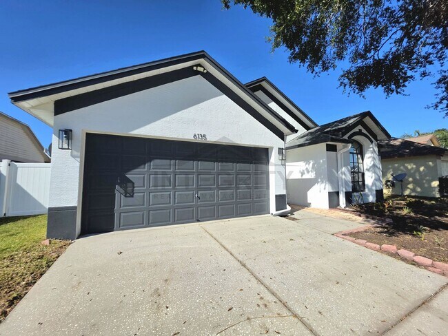 Foto del edificio - 6135 Wesley Brook Dr