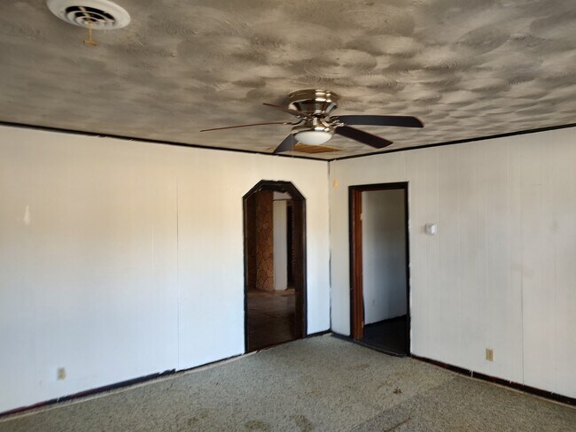 Foto del edificio - 601 E Meadow St