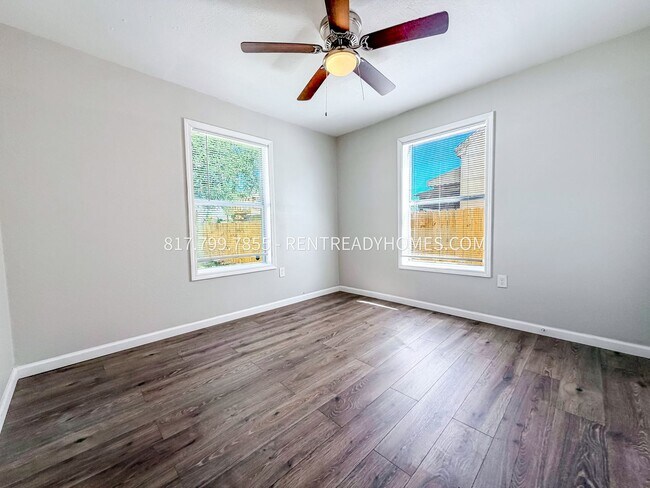 Building Photo - 7015 Ilex St