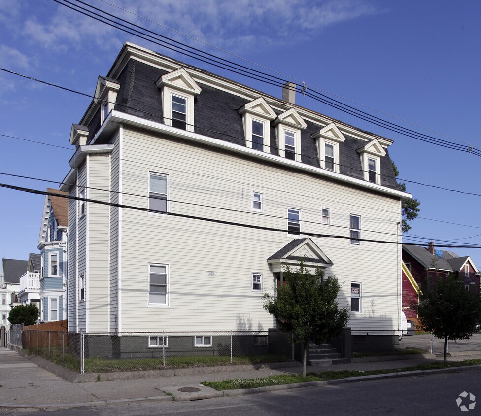 Primary Photo - 85 Hamilton St