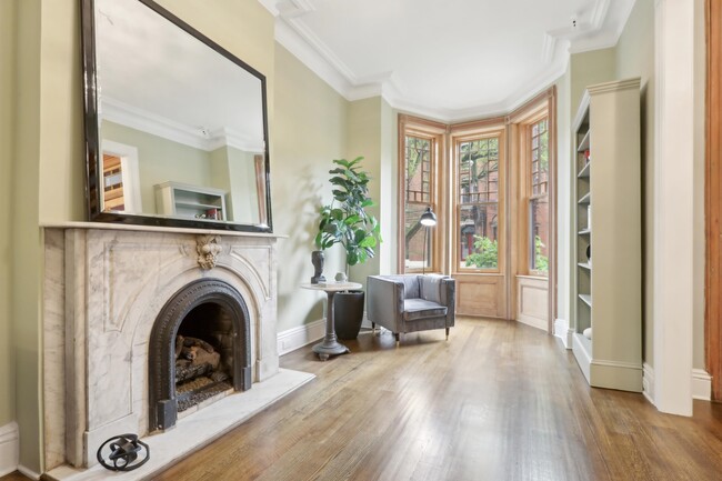 Building Photo - 254 4th St