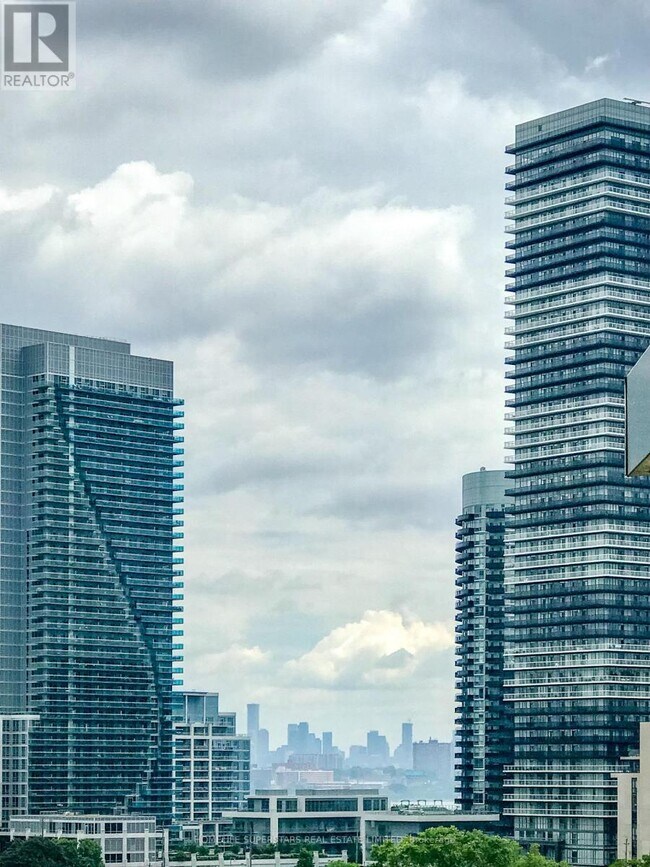 Photo du bâtiment - 36 Park Lawn Rd